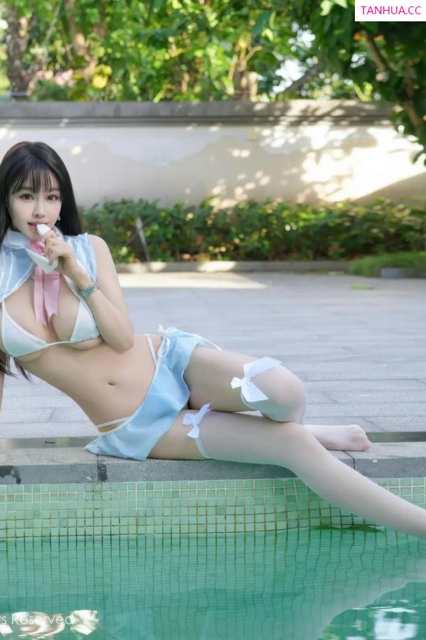   [XiuRen]高清写真图 2025.12.29 No.11170 心上可Flora 性感比基尼第19张图片